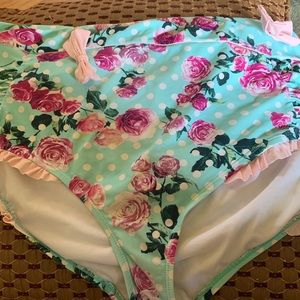 Hot Topic Plus floral polka dot bikini swim bottom
